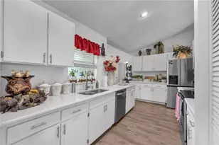 2114 W Hanna Ave, Tampa, FL 33604 - Photo 10