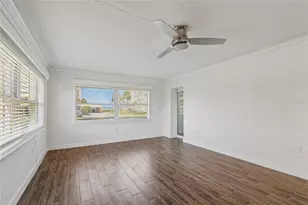 4575 Cove Cir, Saint Petersburg, FL 33708 - Photo 16