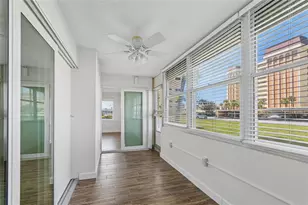 4575 Cove Cir, Saint Petersburg, FL 33708 - Photo 22