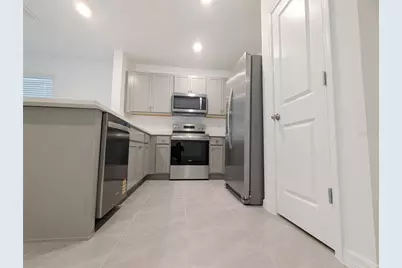 4460 Rachel Falls Drive, Tampa, FL 33610 - Photo 4