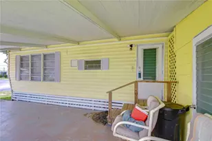 37344 Hammond Dr, Zephyrhills, FL 33541 - Photo 4