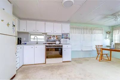 37344 Hammond Drive, Zephyrhills, FL 33541 - Photo 18