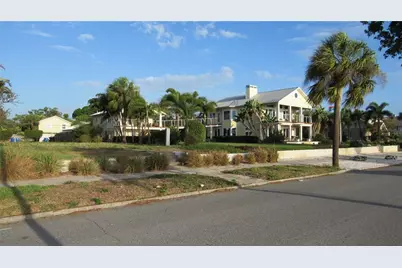 1817 Beach Drive SE, Saint Petersburg, FL 33705 - Photo 10