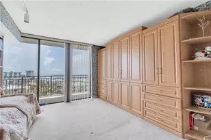 7600 Bayshore Dr, Treasure Island, FL 33706 - Photo 16
