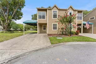 9044 Lake Pl Ln, Tampa, FL 33634 - Photo 4