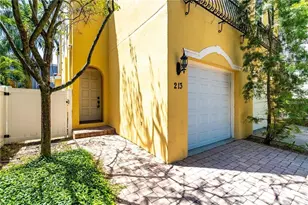 213 S Arrawana Ave, Tampa, FL 33609 - Photo 2