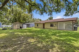 2113 Oakview Ln, Plant City, FL 33566 - Photo 4