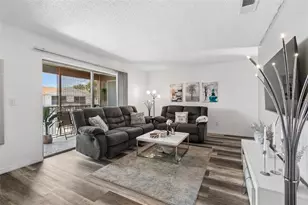 7210 N Manhattan Ave, Tampa, FL 33614 - Photo 4