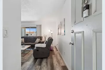 7210 N Manhattan Avenue #523, Tampa, FL 33614 - Photo 2