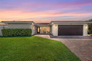 4425 13th Way NE, Saint Petersburg, FL 33703 - Photo 2