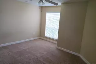 115 112th Ave NE, Saint Petersburg, FL 33716 - Photo 16