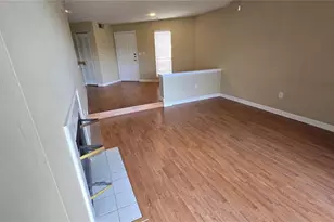 115 112th Ave NE, Saint Petersburg, FL 33716 - Photo 14