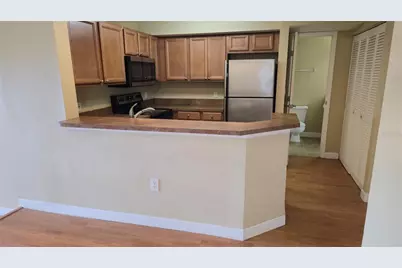 115 112th Avenue NE #810, Saint Petersburg, FL 33716 - Photo 4