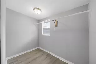 605 S S Disston Ave, Tarpon Springs, FL 34689 - Photo 18