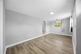 605 S S Disston Ave, Tarpon Springs, FL 34689 - Photo 10
