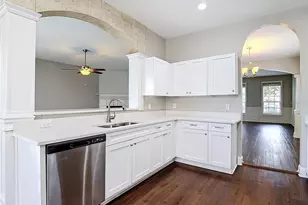 10739 Eveningwood Ct, Trinity, FL 34655 - Photo 8