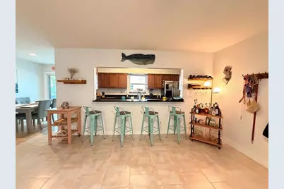 8328 41st Avenue N, Saint Petersburg, FL 33709 - Photo 2