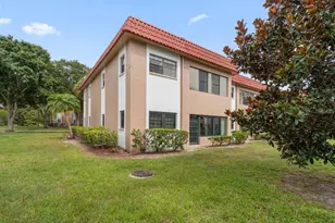 1750 Belleair Forest Dr, Belleair, FL 33756 - Photo 32