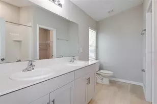 36618 Sagemoor Dr, Zephyrhills, FL 33541 - Photo 8