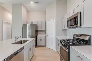 36618 Sagemoor Dr, Zephyrhills, FL 33541 - Photo 12