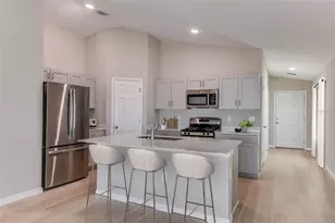 36618 Sagemoor Dr, Zephyrhills, FL 33541 - Photo 2