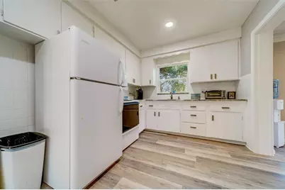 10802 Mohawk Road, Saint Petersburg, FL 33708 - Photo 6