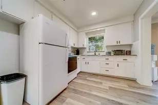 10802 Mohawk Rd, Saint Petersburg, FL 33708 - Photo 6