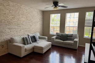 3133 Bayshore Oaks Dr, Tampa, FL 33611 - Photo 2