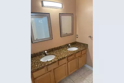 3133 Bayshore Oaks Drive, Tampa, FL 33611 - Photo 10