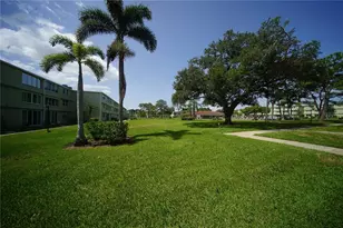4705 1st St NE, Saint Petersburg, FL 33703 - Photo 26