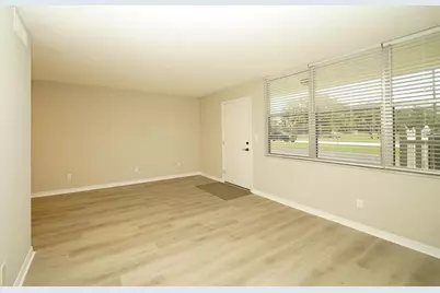 4705 1st Street NE #132, Saint Petersburg, FL 33703 - Photo 4