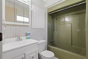 5417 Amanda St, Zephyrhills, FL 33542 - Photo 20