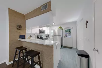 3315 W Wyoming Circle #3315, Tampa, FL 33611 - Photo 10