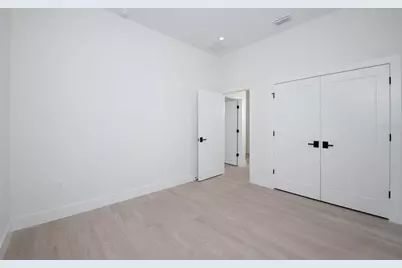 5346 2nd Avenue S, Saint Petersburg, FL 33707 - Photo 32