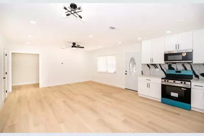 6218 N 43rd Street, Tampa, FL 33610 - Photo 10