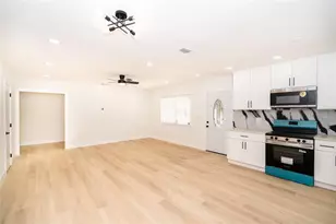 6218 N 43rd St, Tampa, FL 33610 - Photo 10