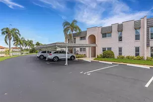 114 Fernwood Cir, Seminole, FL 33777 - Photo 4