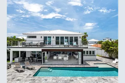 16117 4th Street E, Redington Beach, FL 33708 - Photo 8