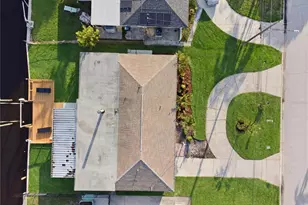 9460 Treasure Ln NE, Saint Petersburg, FL 33702 - Photo 24