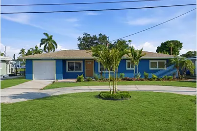 9460 Treasure Lane NE, Saint Petersburg, FL 33702 - Photo 1