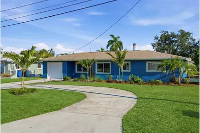 9460 Treasure Lane NE, Saint Petersburg, FL 33702 - Photo 2