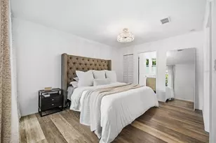 8719 N Temple Ave, Tampa, FL 33617 - Photo 22