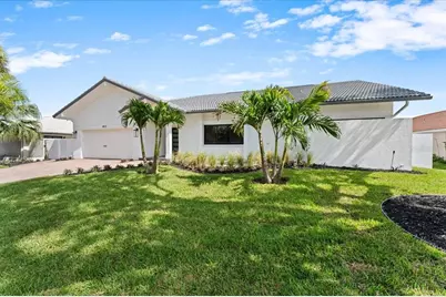 4973 60th Avenue S, Saint Petersburg, FL 33715 - Photo 2