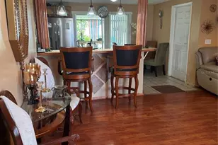 8848 Oak Cir, Tampa, FL 33615 - Photo 10