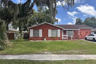 8848 Oak Cir, Tampa, FL 33615 - Photo 1