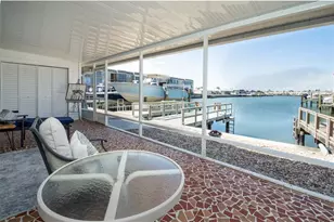 128 Boca Ciega Point Blvd N, Saint Petersburg, FL 33708 - Photo 20