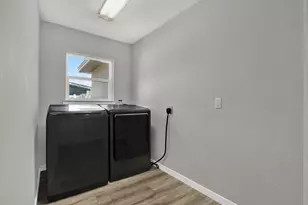 2011 Outer Dr, Sarasota, FL 34231 - Photo 16