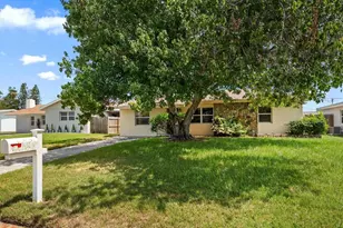 8357 75th Ave, Seminole, FL 33777 - Photo 4