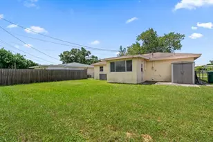 8357 75th Ave, Seminole, FL 33777 - Photo 36