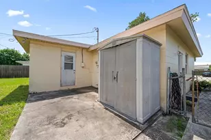 8357 75th Ave, Seminole, FL 33777 - Photo 40